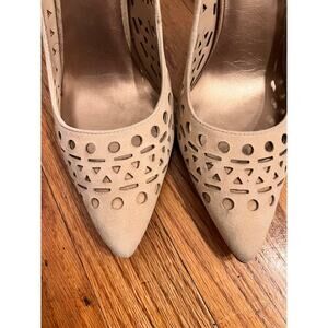 BCBGeneration Beige Suede Perforated Pointed Toe High Heel Size 8.5 Pre Owned